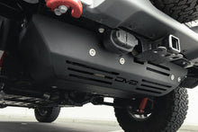 Load image into Gallery viewer, DV8 Offroad 20-22 Jeep Wrangler JL (3.0L Diesel) Rear Diff Skid Plate for Dana 44