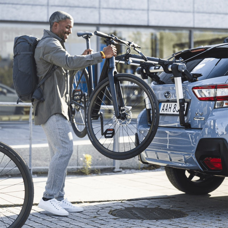 Thule OutWay Hanging-Style Trunk Bike Rack (Up to 2 Bikes) - Silver/Black