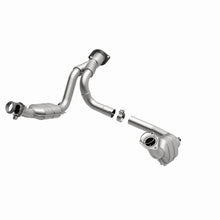 Load image into Gallery viewer, MagnaFlow Direct Fit Catalytic Converter 07-08 Escalade 6.2 Driver Side OEM