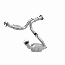 Load image into Gallery viewer, MagnaFlow Direct Fit Catalytic Converter 07-08 Escalade 6.2 Driver Side OEM