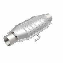 Load image into Gallery viewer, MagnaFlow Universal Catalytic Converter 2.5 inch T2 Rear