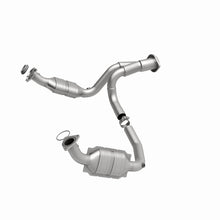 Load image into Gallery viewer, MagnaFlow Direct Fit Catalytic Converter 07-08 Escalade 6.2 Driver Side OEM