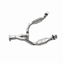 Load image into Gallery viewer, MagnaFlow Direct Fit Catalytic Converter 07-08 Escalade 6.2 Driver Side OEM