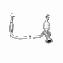 Load image into Gallery viewer, MagnaFlow Direct Fit Catalytic Converter 07-08 Escalade 6.2 Driver Side OEM