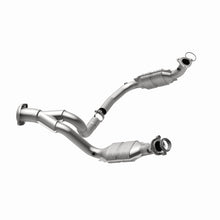Load image into Gallery viewer, MagnaFlow Direct Fit Catalytic Converter 07-08 Escalade 6.2 Driver Side OEM