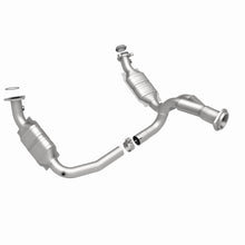 Load image into Gallery viewer, MagnaFlow Direct Fit Catalytic Converter 07-08 Escalade 6.2 Driver Side OEM